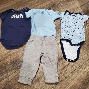 Baby Clothes Set Size 6-12 months 4 Pieces of Clothing